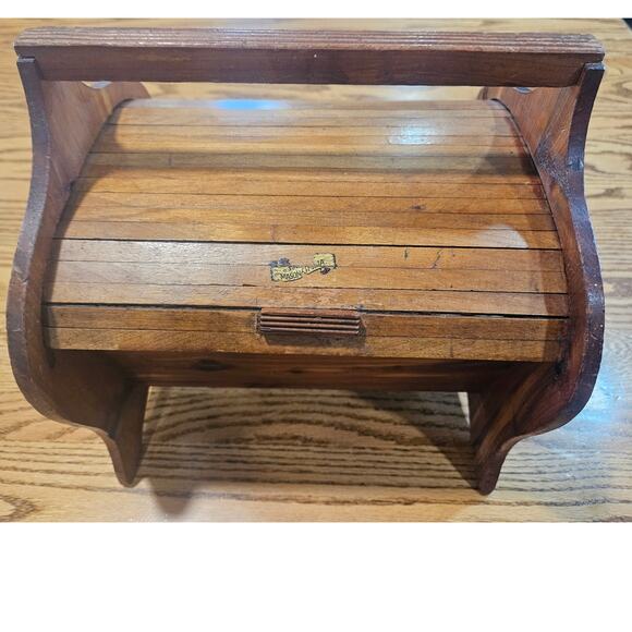 Vintage 1940s Cedar Sewing Box accordion lid - Picture 1 of 10